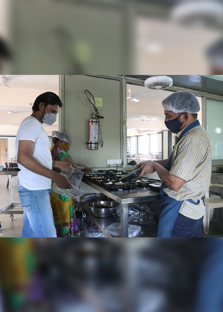 Feeding the victims of Covid-19 in Ahmedabad, Gujarat