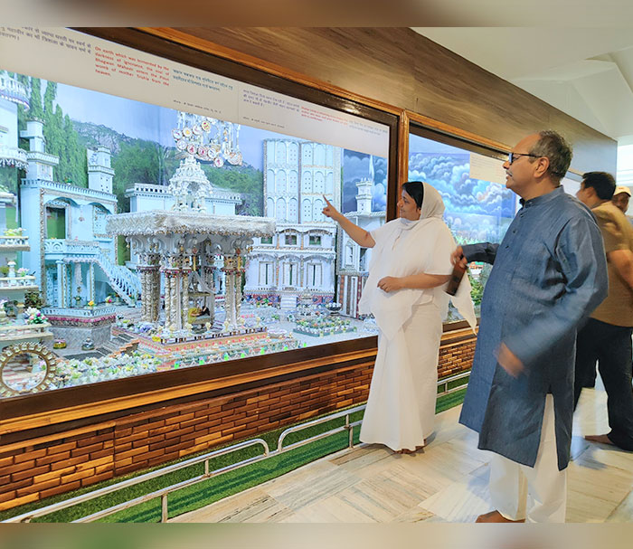 Dignitaries at Veerayatan Rajgir