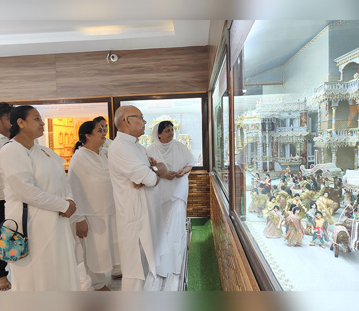 Dignitaries at Veerayatan Rajgir