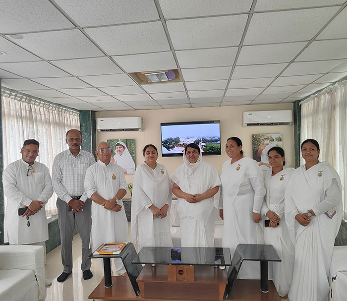 Dignitaries at Veerayatan Rajgir